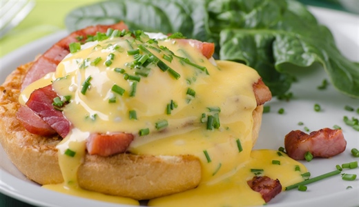 Classic Hollandaise Sauce – Silky French Butter Emulsion