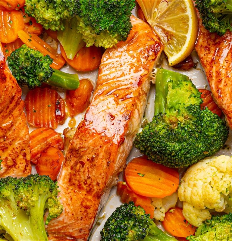 Baked Salmon with Broccoli and Cauliflower
