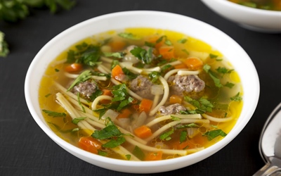 Grandma’s Comforting Beef Broth with Homemade Noodles