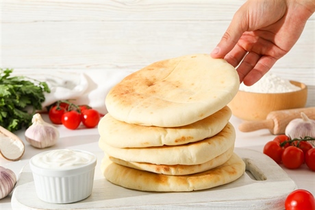 Soft Homemade Pita Bread for Perfect Gyros Wraps