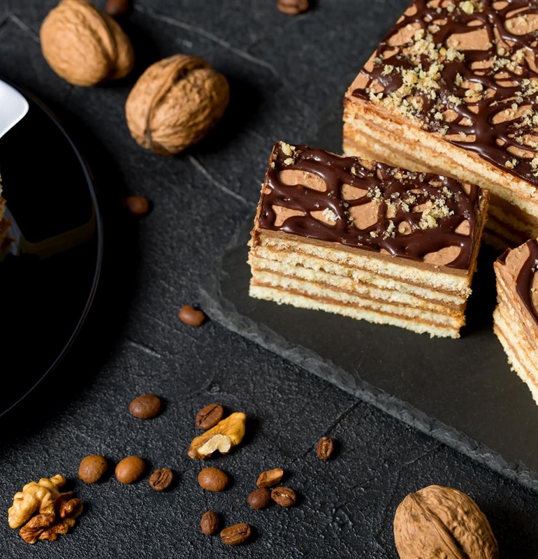 Grandma’s Croatian Mađarica – Seven-Layer Chocolate Delight