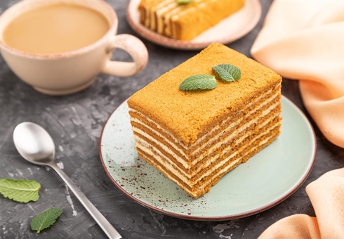 Honey Layer Cake: Medena Pita with Creamy Filling