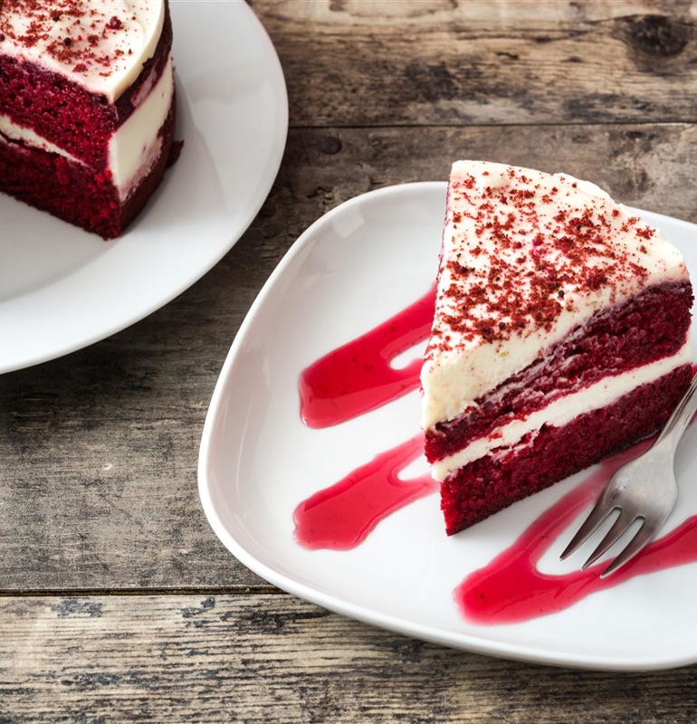 Red Velvet Dream Cake – A Touch of Elegance in Every Slice