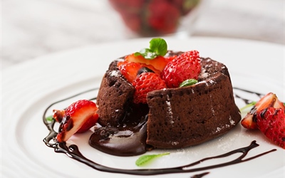 Molten Lava Cake – Rich Chocolate Fondant with a Gooey Center