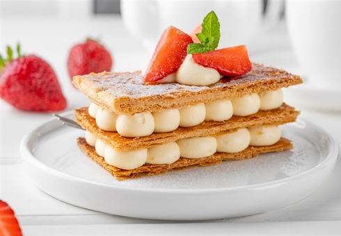 Mille-feuille / Napoleon – Classic French Pastry with Layers of Cream
